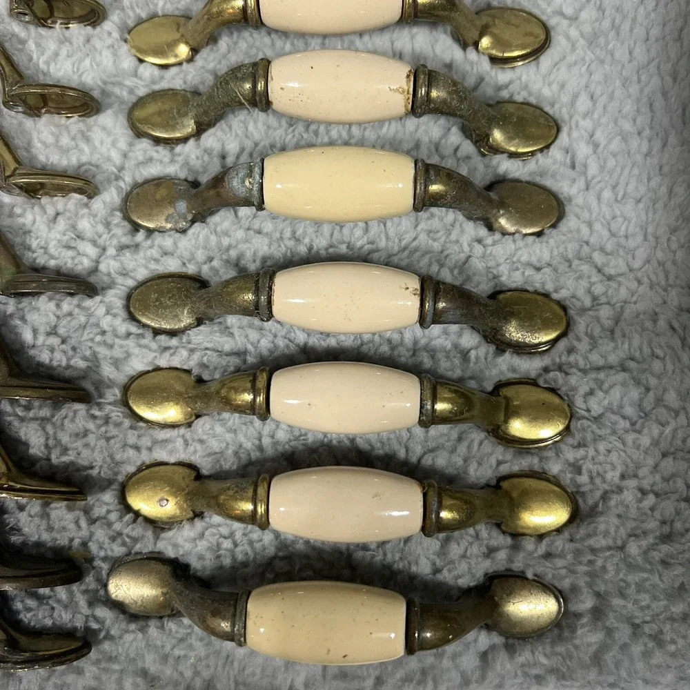 Lot of 30VTG Cream Porcelain Brass 5 in‎ Pulls Drawer Cabinet Furniture